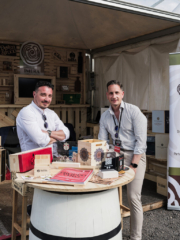 WMR7473 768x1024 320x240